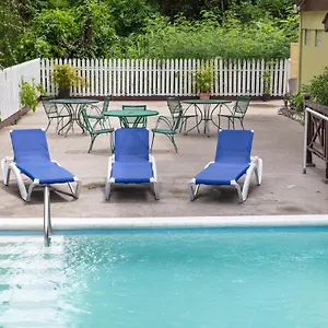 Hotel Pineapple Court, Ocho Ríos